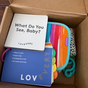 Lovevery Play Kit (0–2 Months) – Complete Box – Excellent Condition